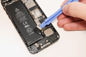 Замена аккумулятора iPhone XR: Как правильно подойти к делу?