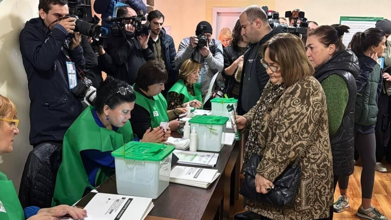 Обстановка в Тбилиси спокойная после объявления первых данных ЦИК