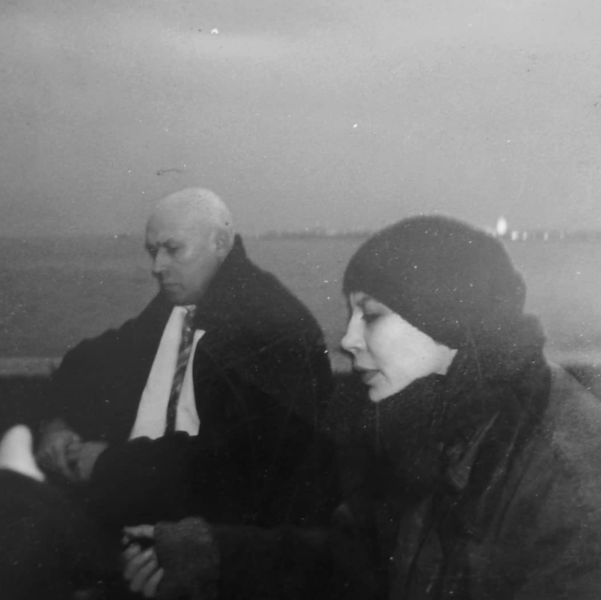 «Вы гангстеры? Нет, мы русские»: актриса Юргенс — Мэрилин из «Брата 2» — о том, как в ДНР ездят с её портретом